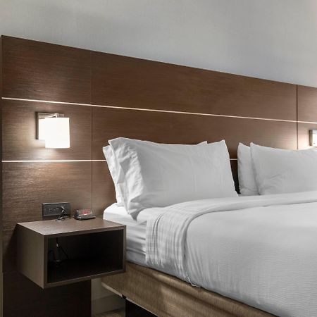 Holiday Inn Express And Suites Chicago West - St Charles By Ihg Saint Charles Esterno foto
