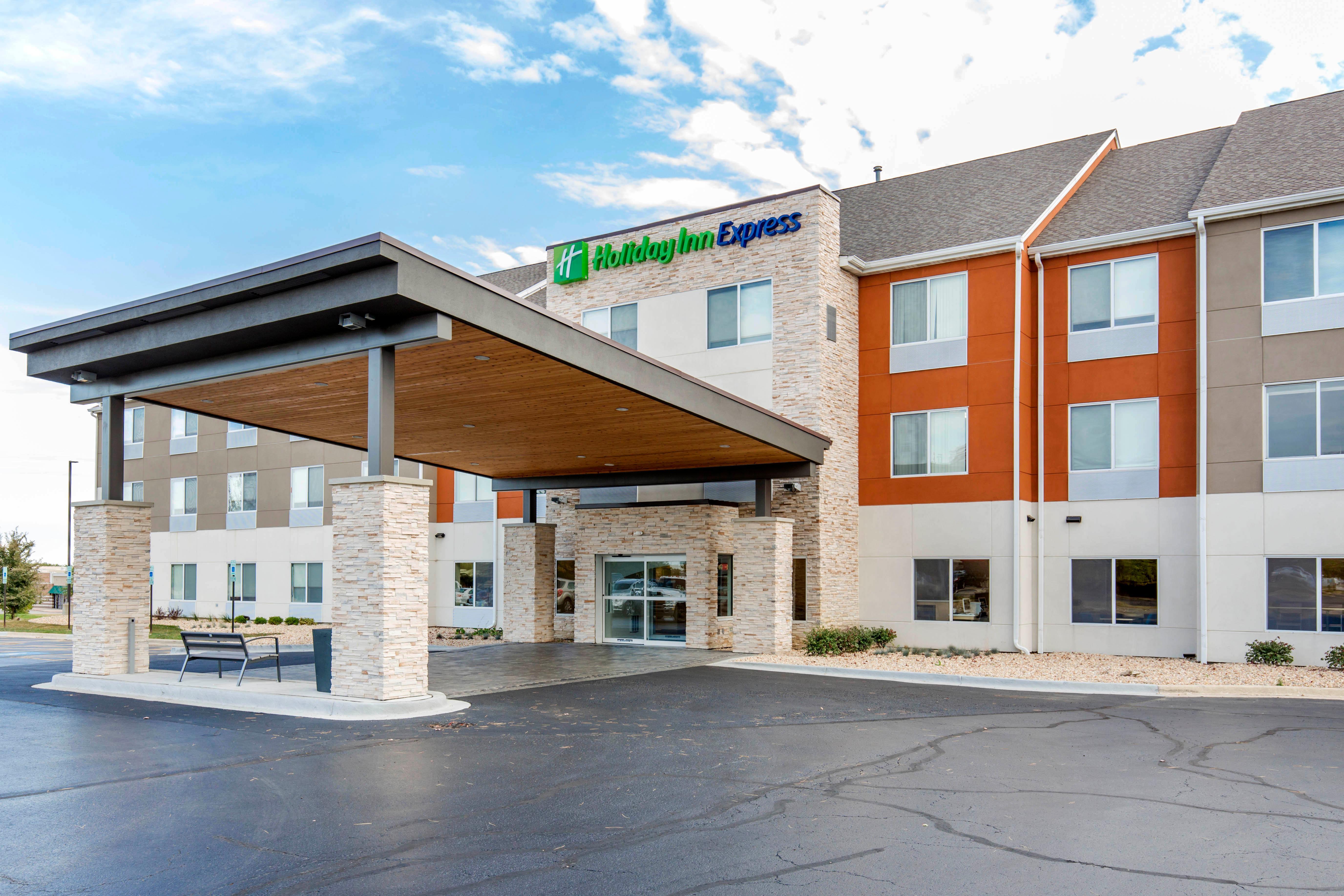 Holiday Inn Express And Suites Chicago West - St Charles By Ihg Saint Charles Esterno foto