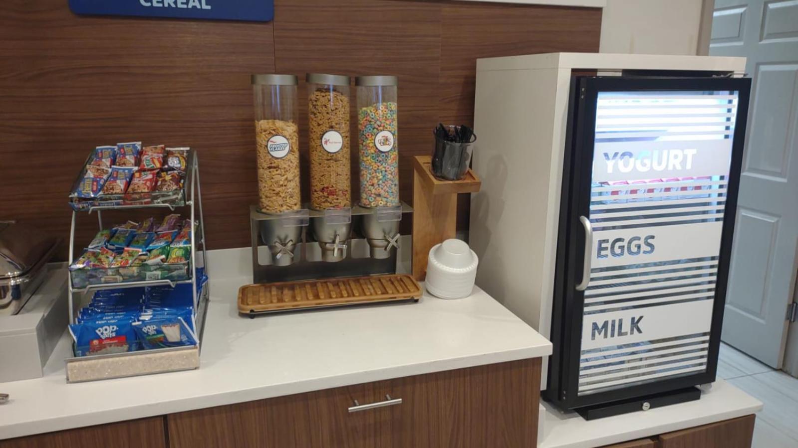 Holiday Inn Express And Suites Chicago West - St Charles By Ihg Saint Charles Esterno foto