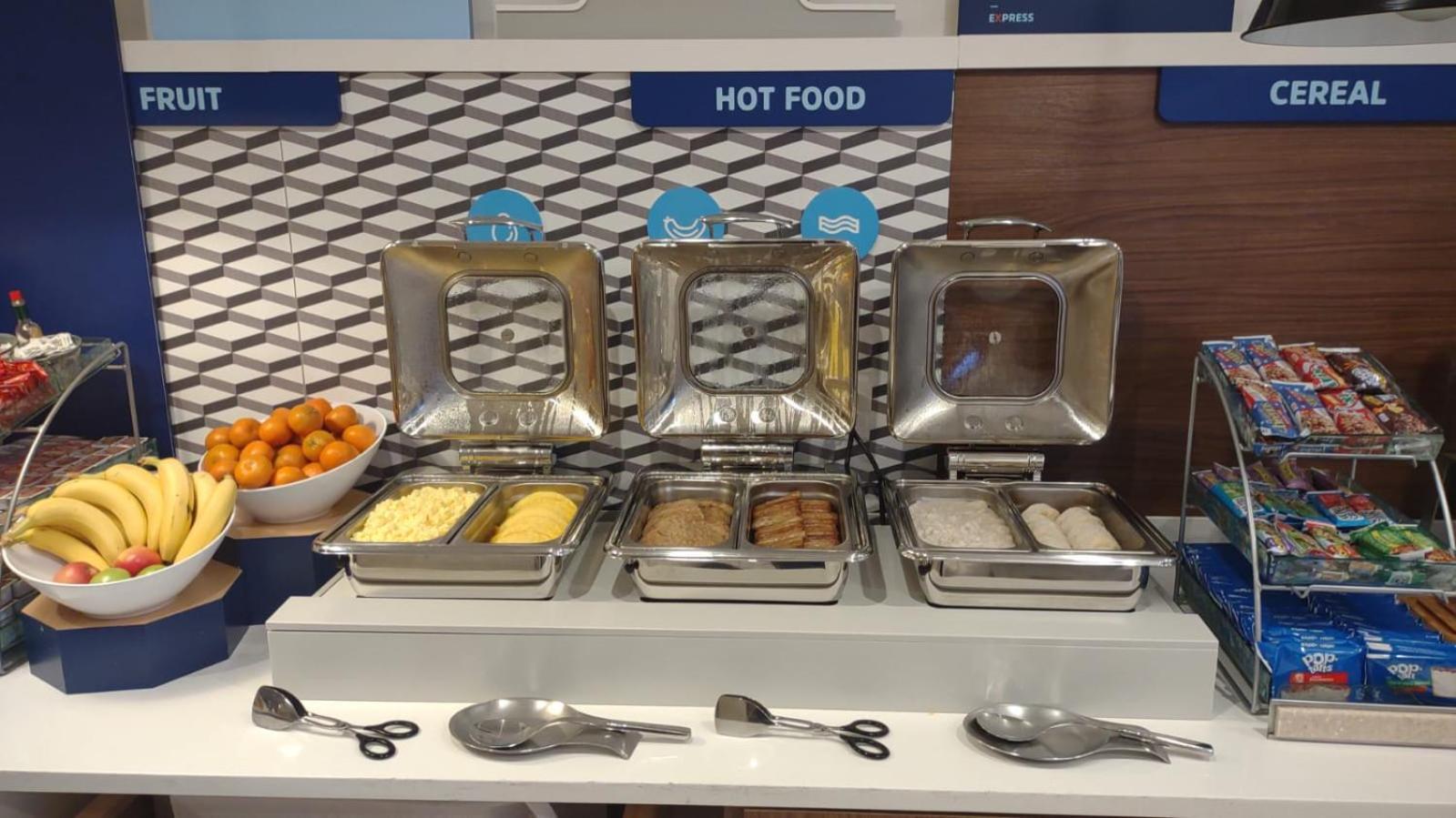 Holiday Inn Express And Suites Chicago West - St Charles By Ihg Saint Charles Esterno foto
