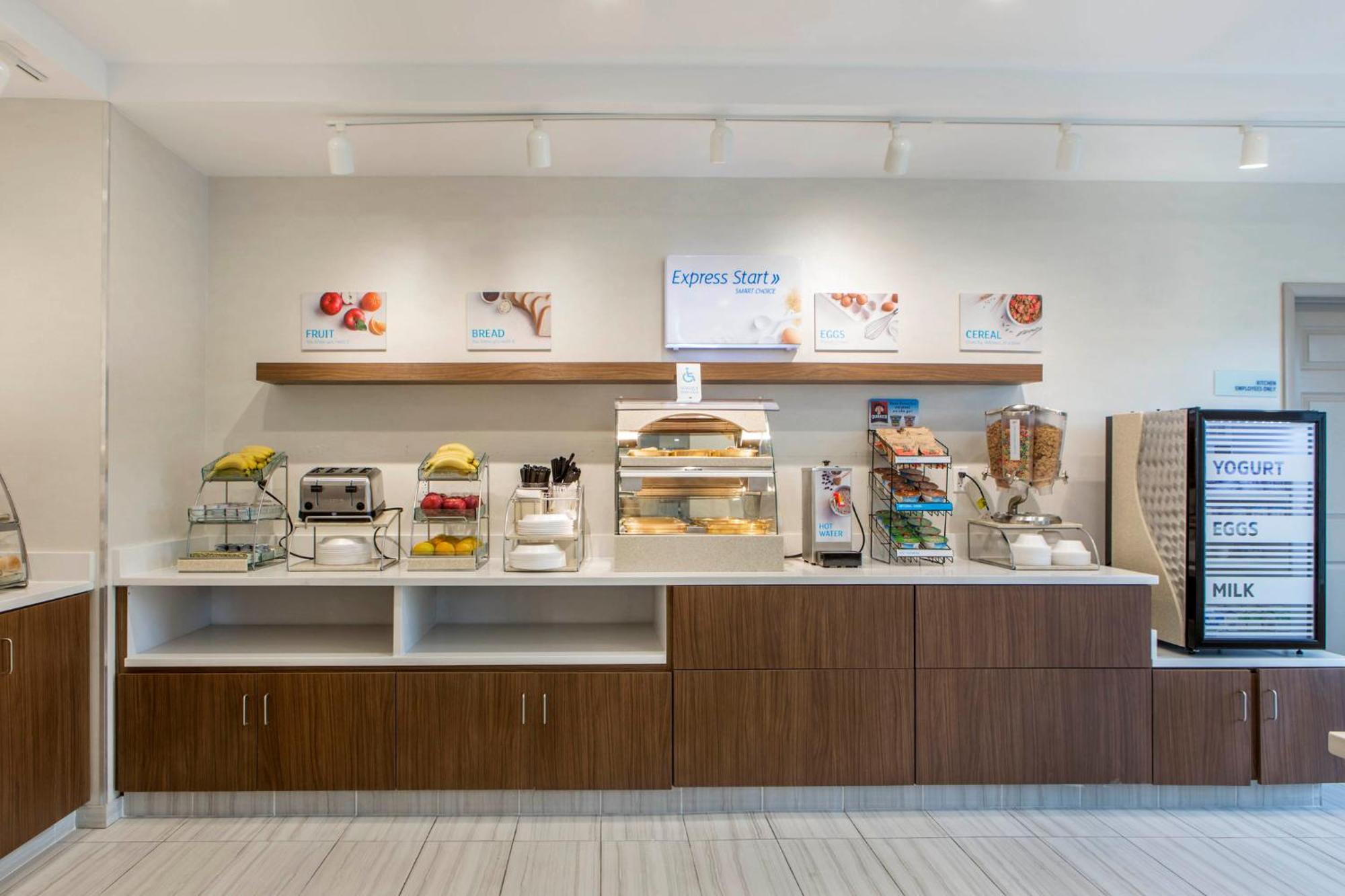 Holiday Inn Express And Suites Chicago West - St Charles By Ihg Saint Charles Esterno foto