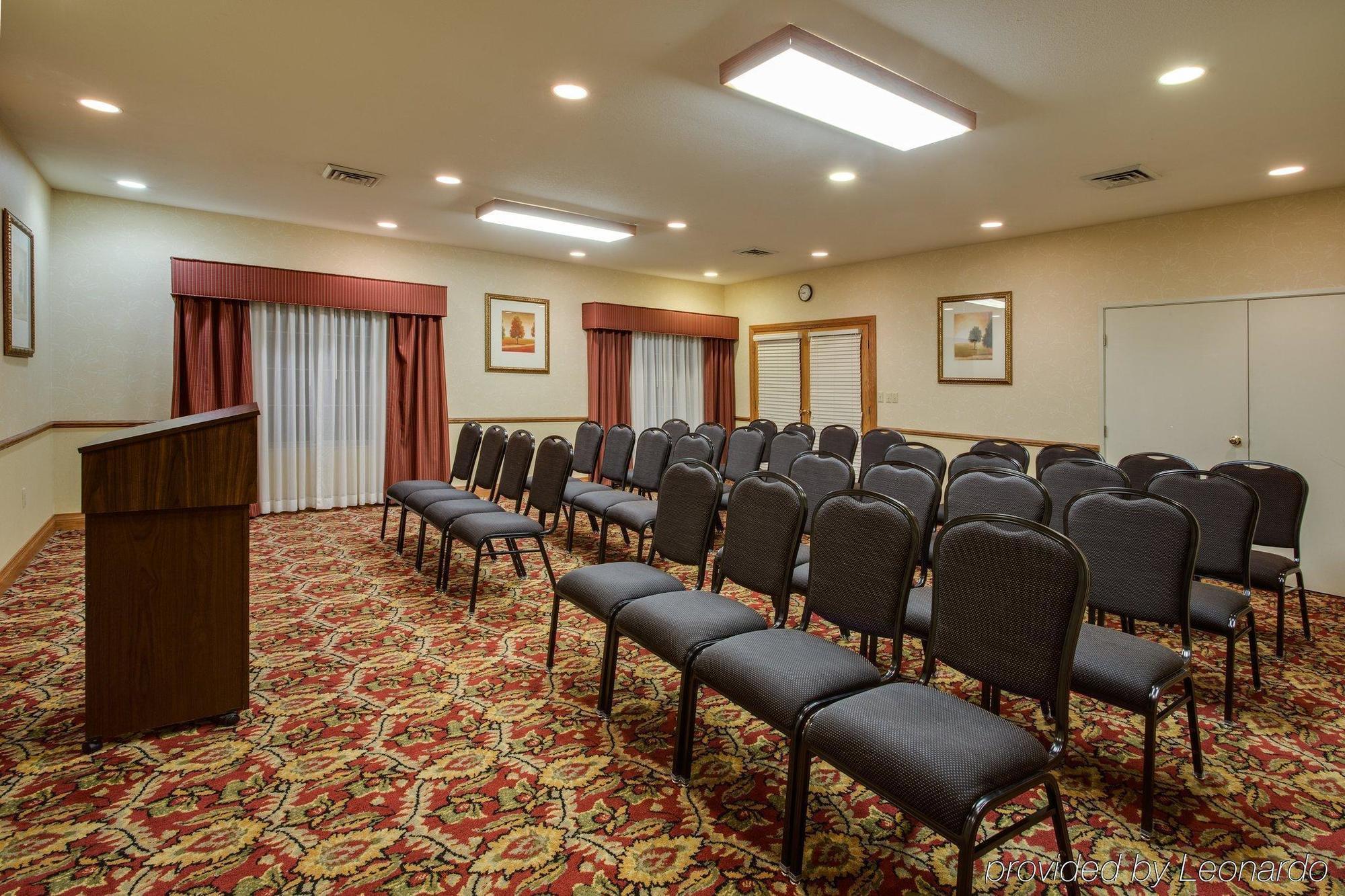 Holiday Inn Express And Suites Chicago West - St Charles By Ihg Saint Charles Esterno foto